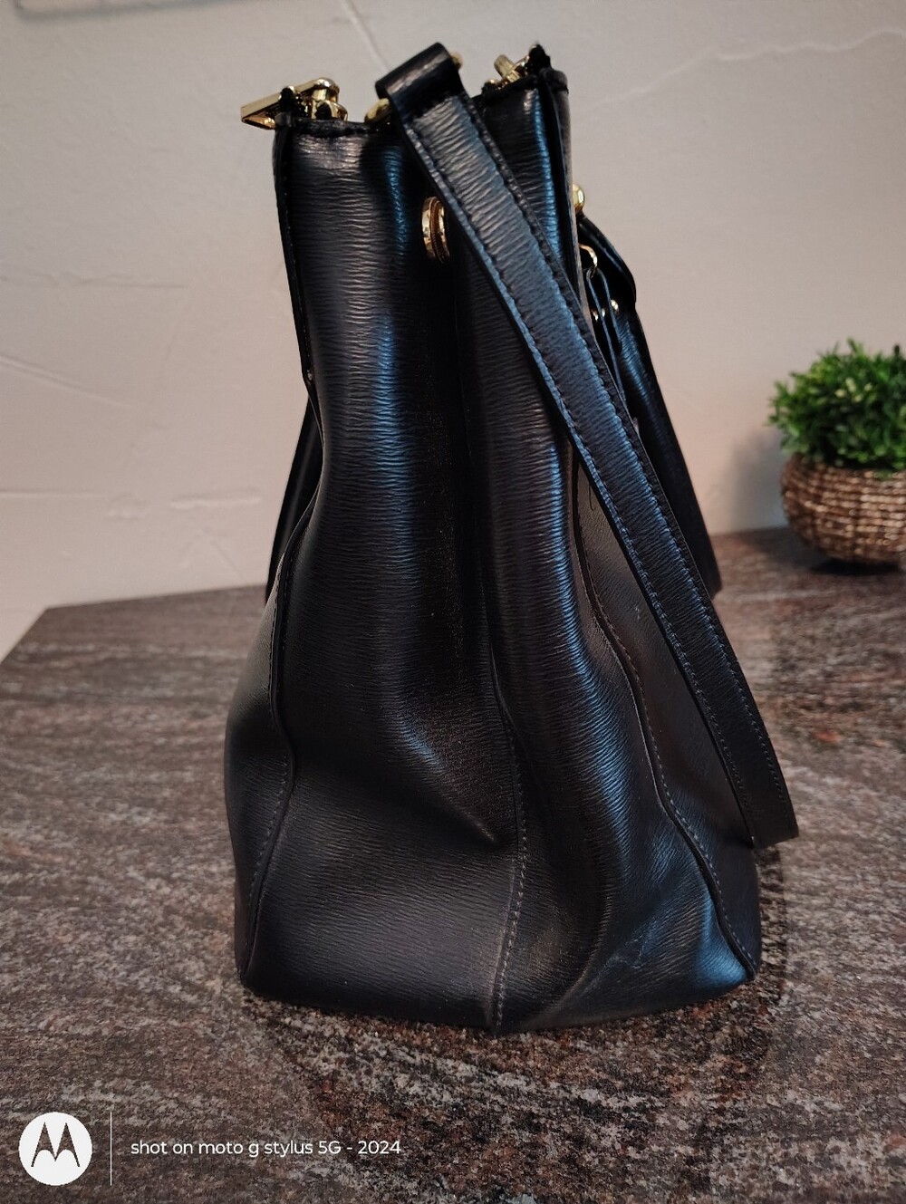 Ralph Lauren Leather Tote Bag. - Picture 3 of 10